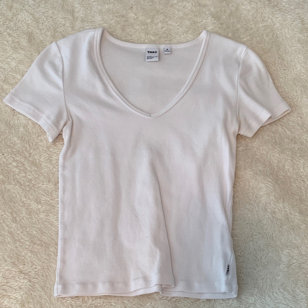 Aritzia V neck short sleeve top
